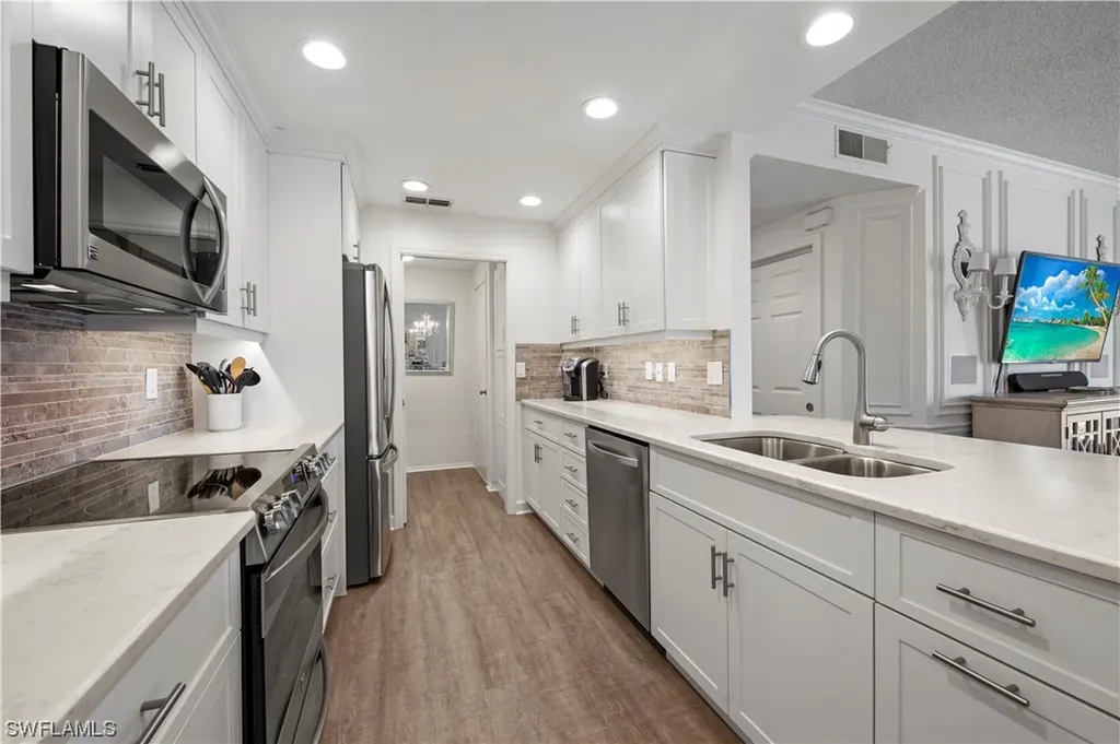 797 Willowbrook Drive Naples FL 34108