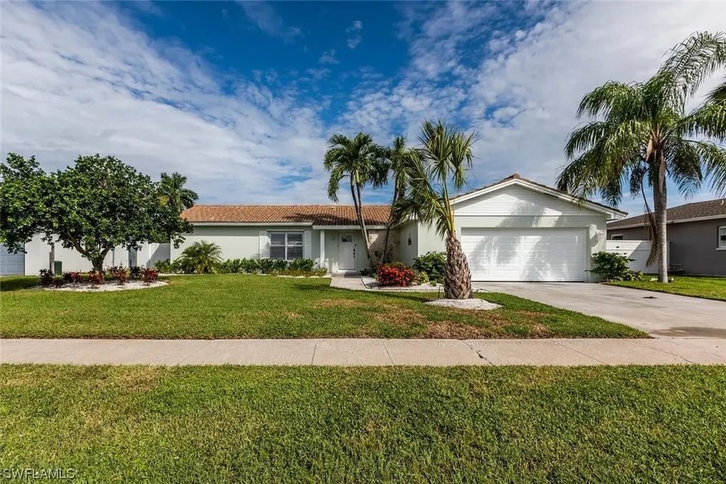 1262 Bluebird Avenue Marco Island FL 34145
