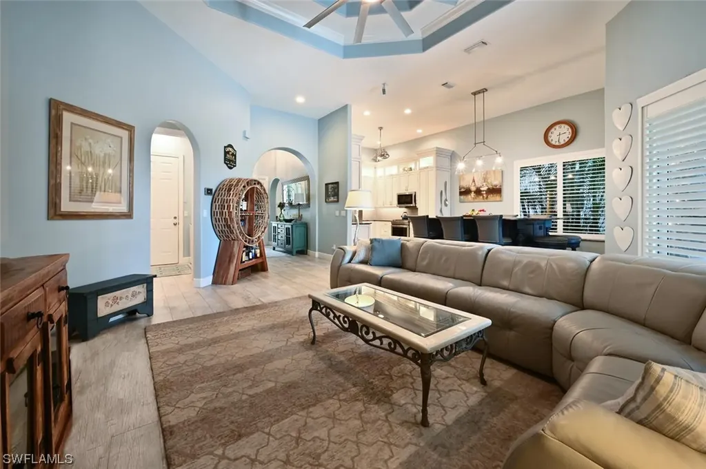 4072 Kensington High Street Naples FL 34105