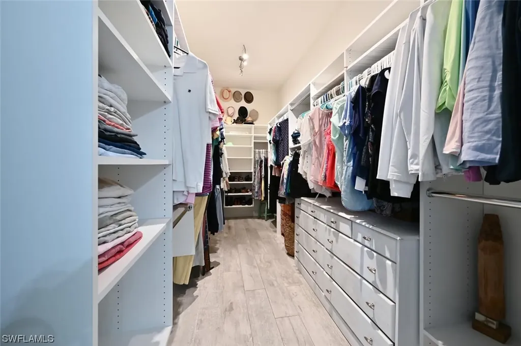 4072 Kensington High Street Naples FL 34105