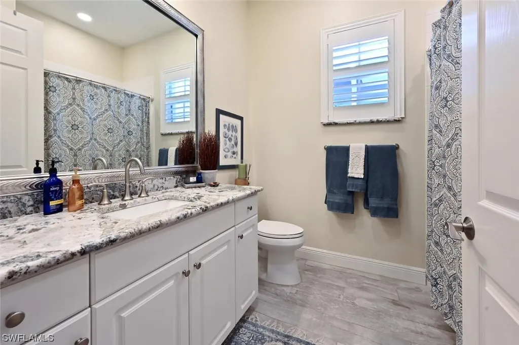 4072 Kensington High Street Naples FL 34105