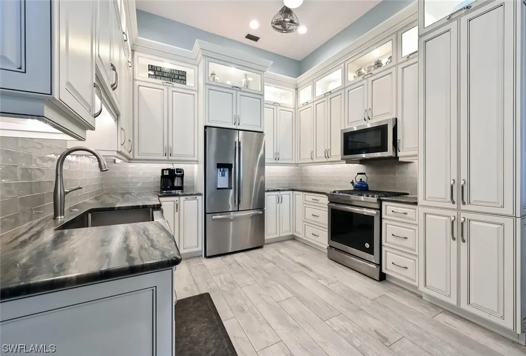 4072 Kensington High Street Naples FL 34105