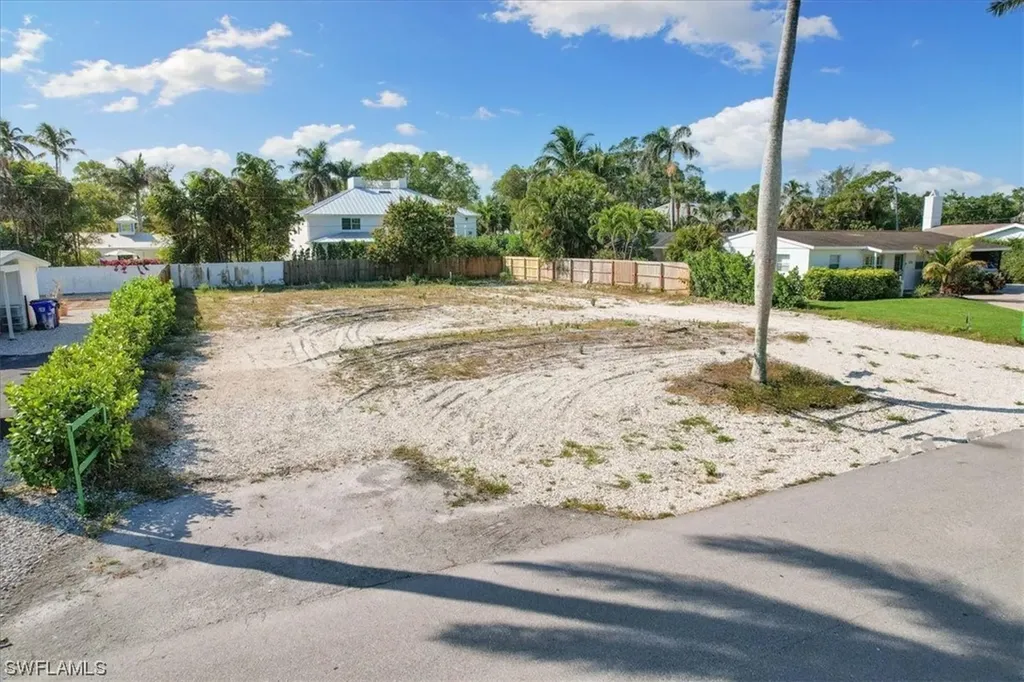 1248 13th Avenue N Naples FL 34102