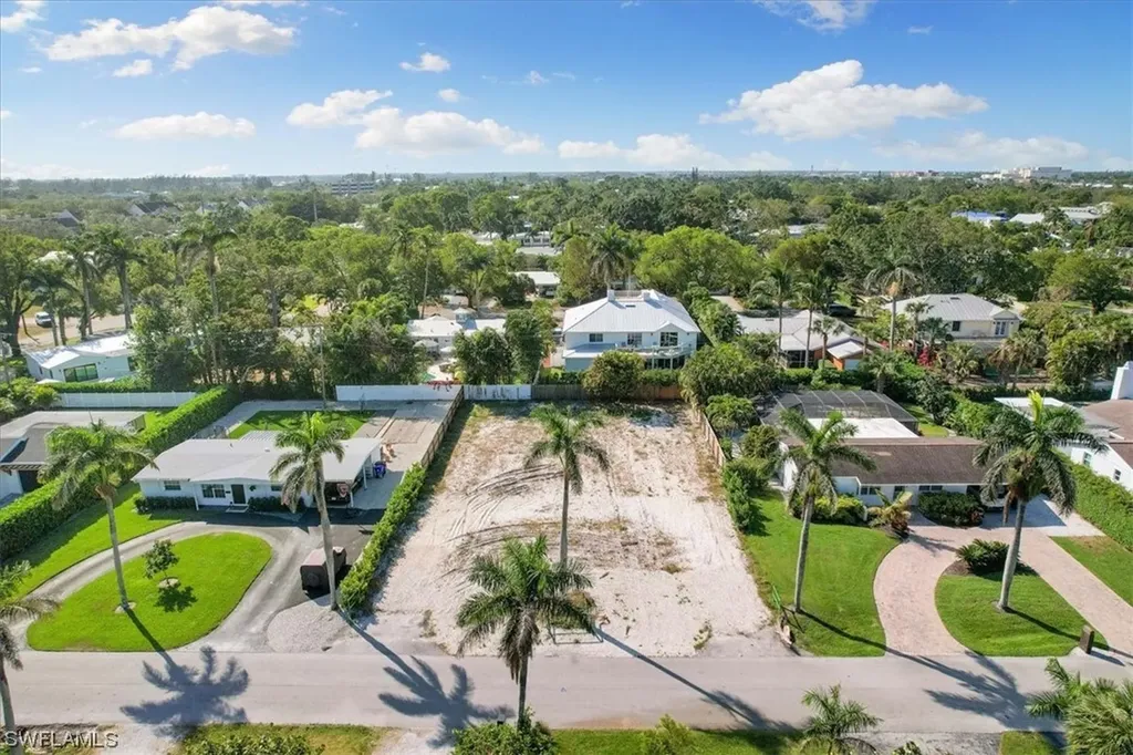1248 13th Avenue N Naples FL 34102