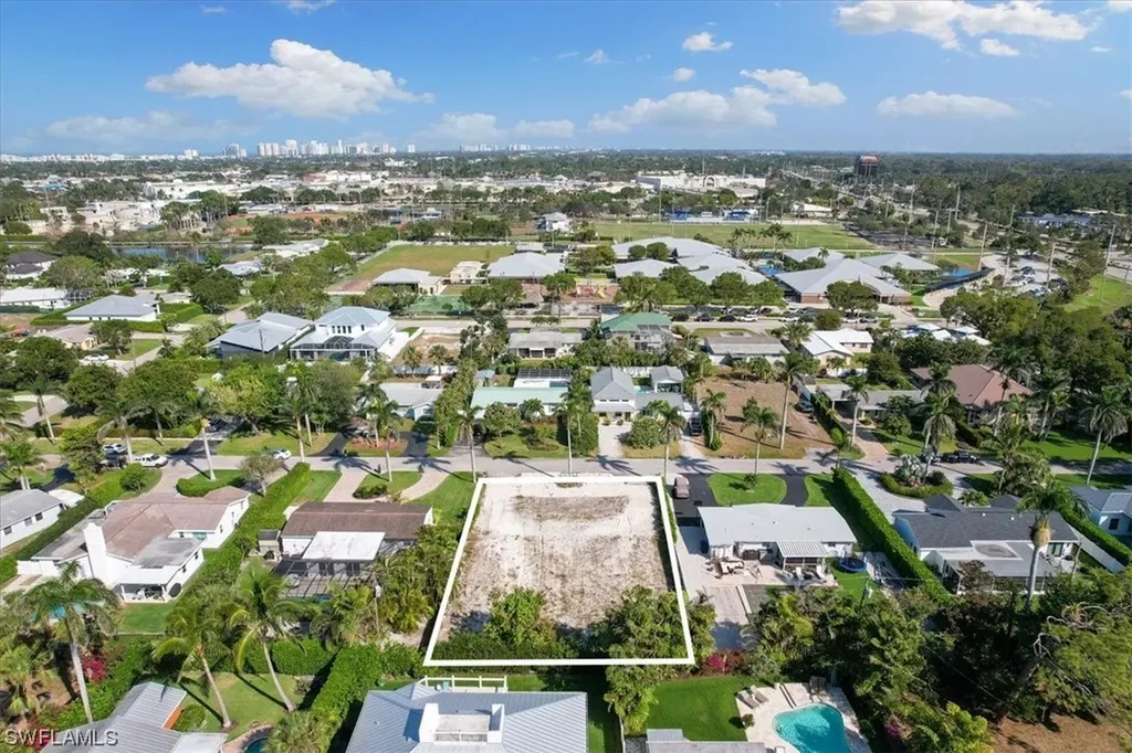1248 13th Avenue N Naples FL 34102