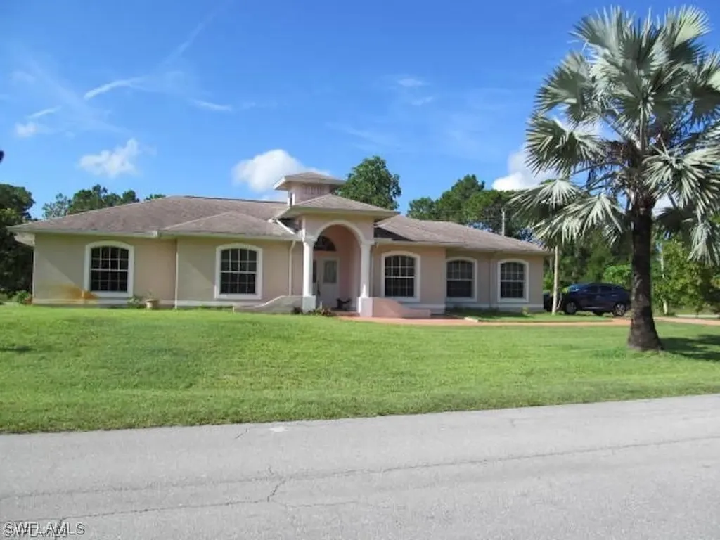 4207 35th Street SW Lehigh Acres FL 33976
