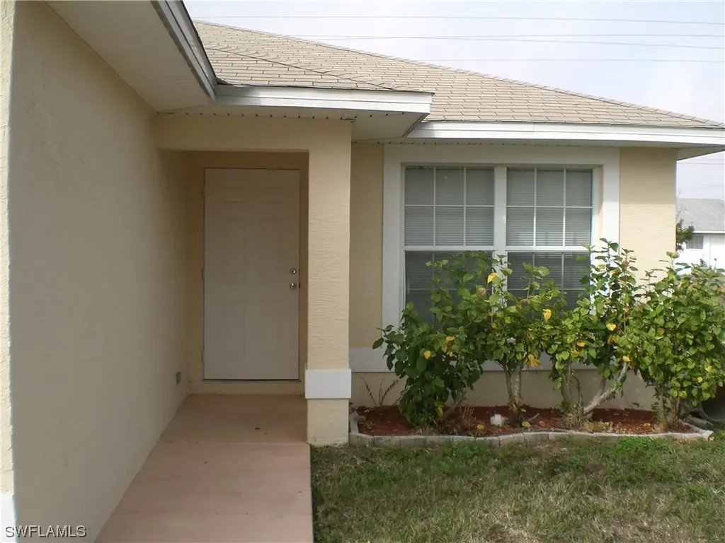 528 NE 24th Place Cape Coral FL 33909