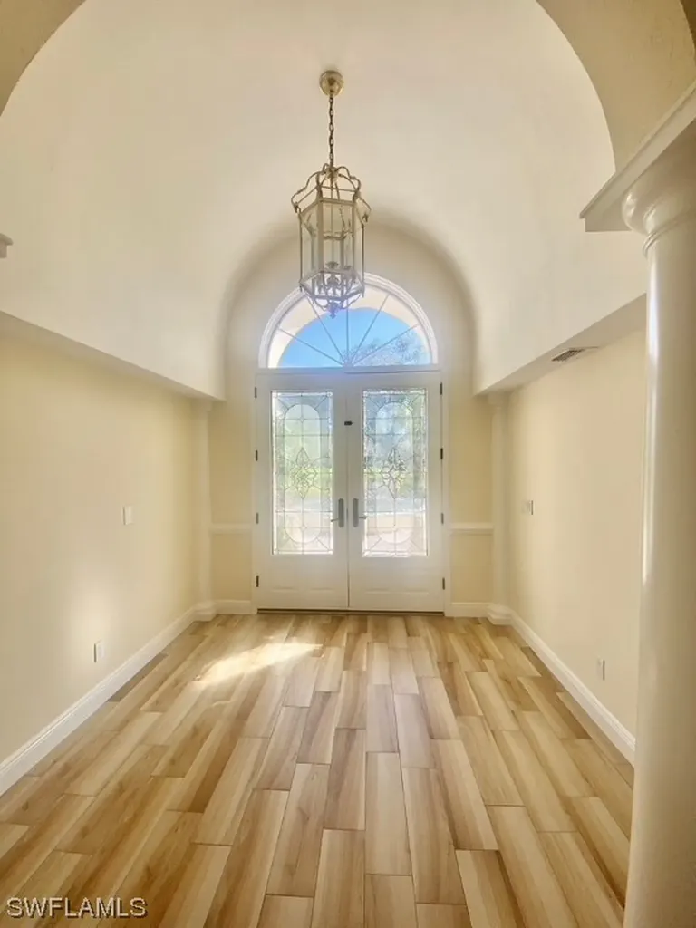 12901 Valewood Drive Naples FL 34119