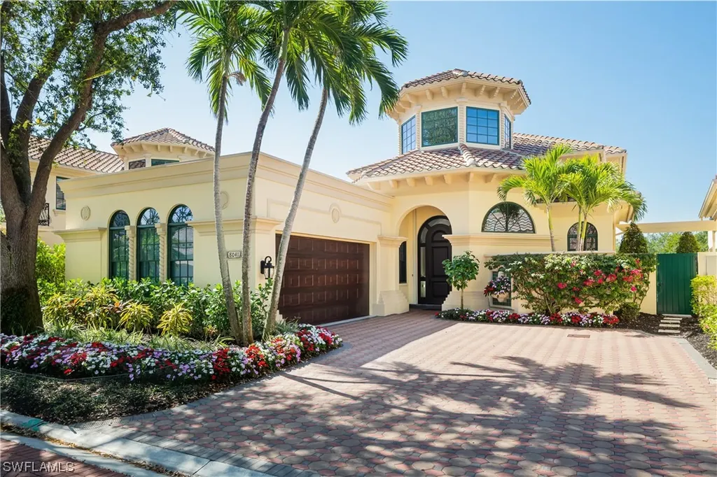 8041 Via Vecchia Naples FL 34108