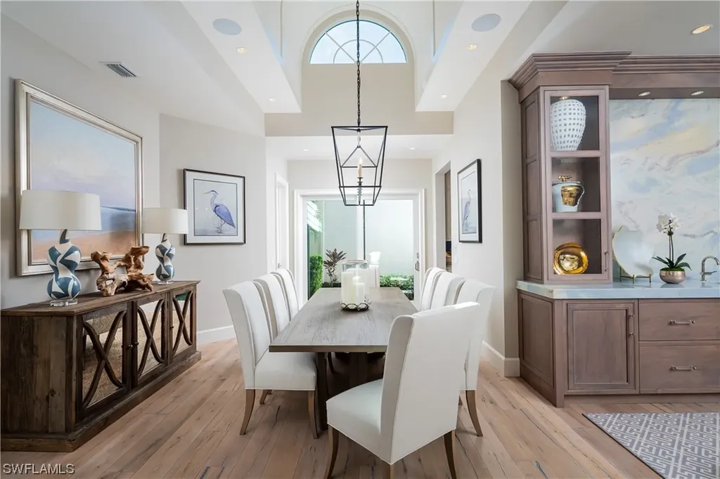 8041 Via Vecchia Naples FL 34108