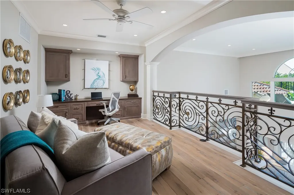 8041 Via Vecchia Naples FL 34108