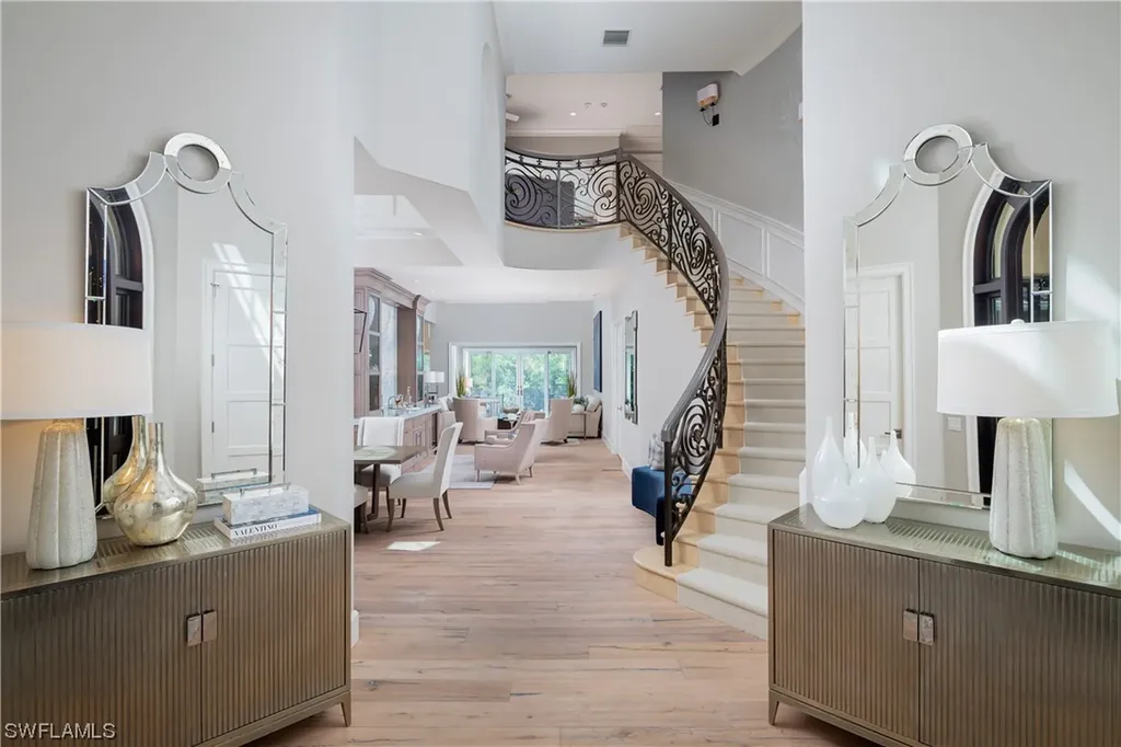 8041 Via Vecchia Naples FL 34108