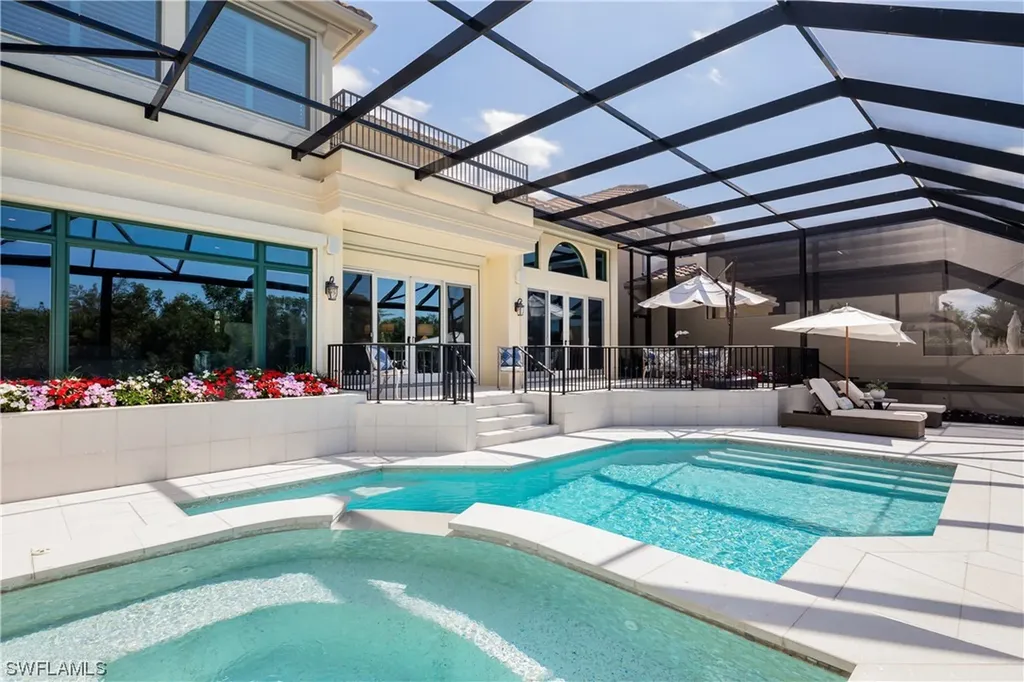 8041 Via Vecchia Naples FL 34108