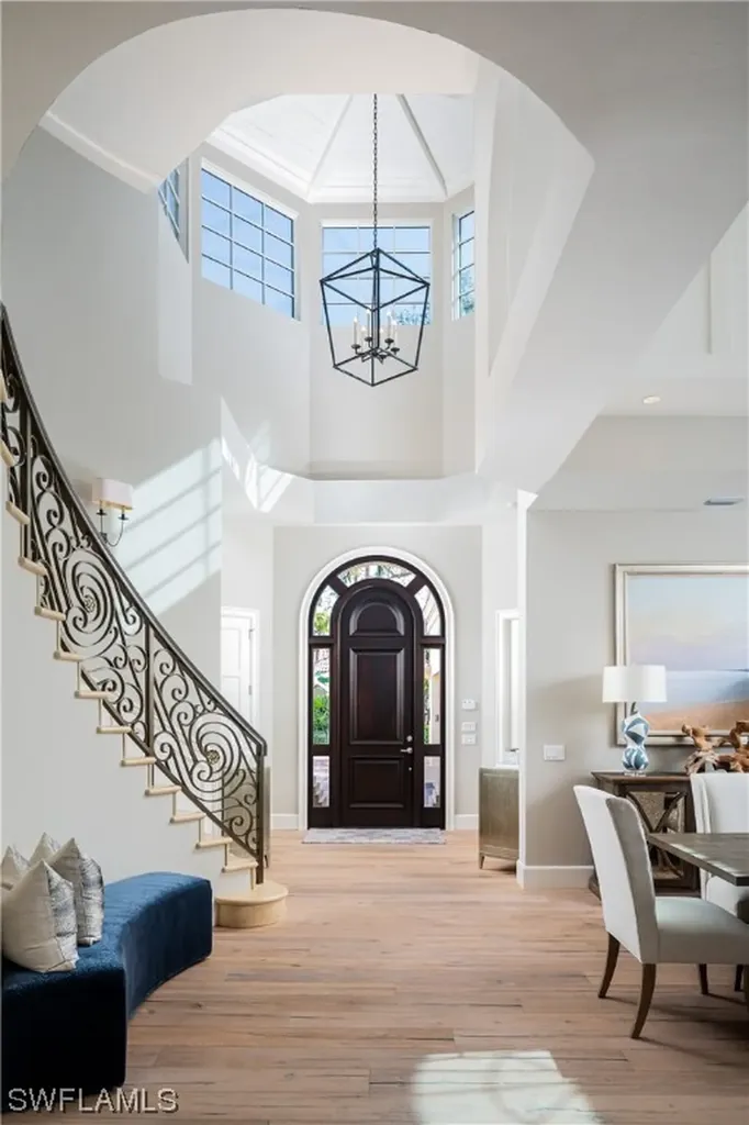8041 Via Vecchia Naples FL 34108