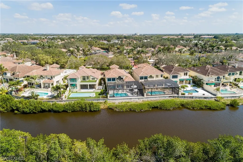 8041 Via Vecchia Naples FL 34108