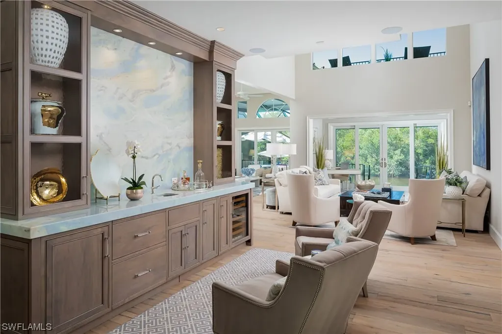 8041 Via Vecchia Naples FL 34108
