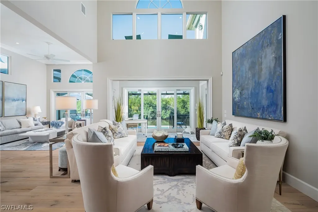 8041 Via Vecchia Naples FL 34108
