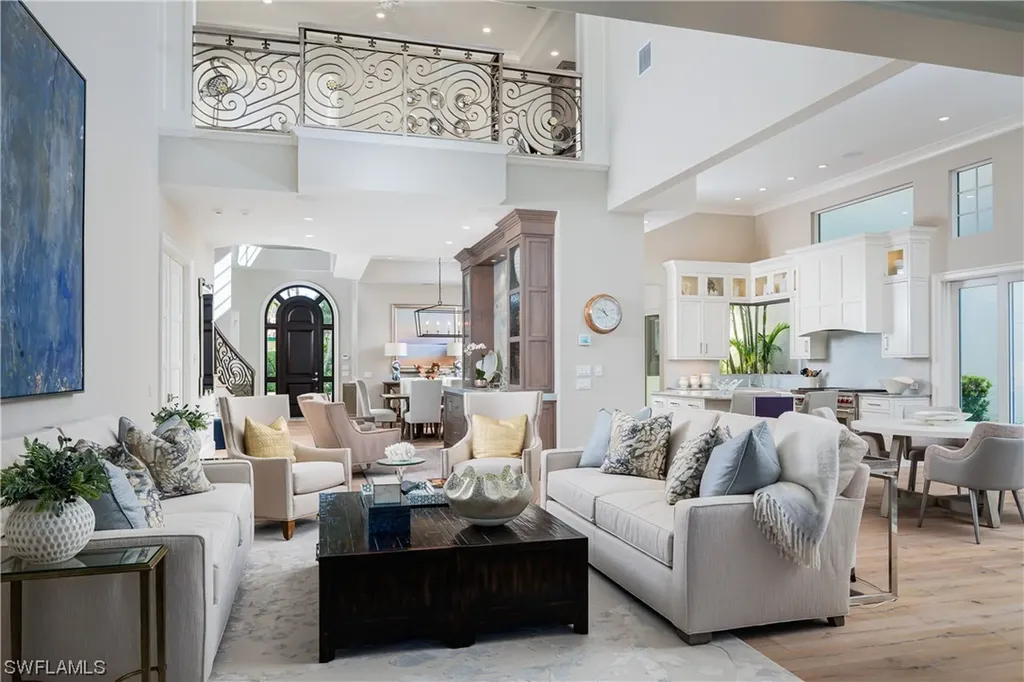 8041 Via Vecchia Naples FL 34108