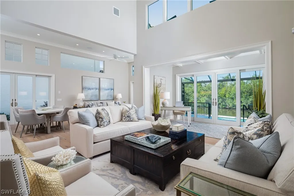8041 Via Vecchia Naples FL 34108