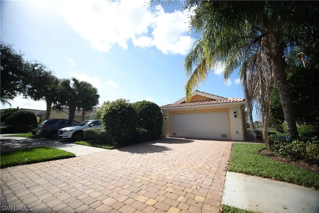 7558 Rozzini Lane Naples FL 34114