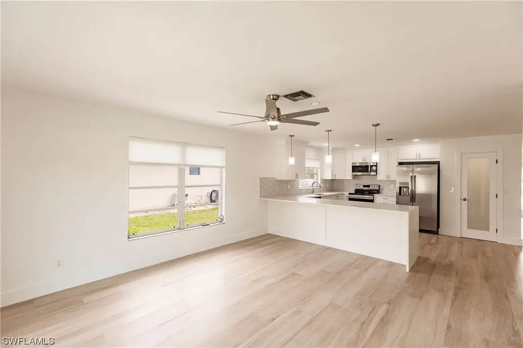 639 98th Avenue N Naples FL 34108