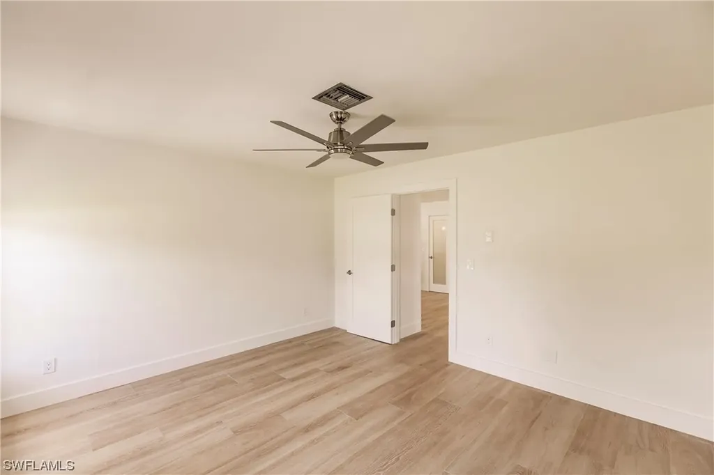 639 98th Avenue N Naples FL 34108