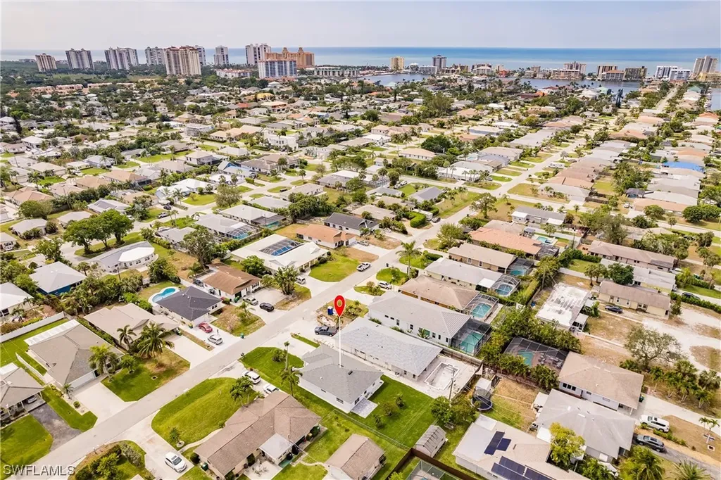 639 98th Avenue N Naples FL 34108