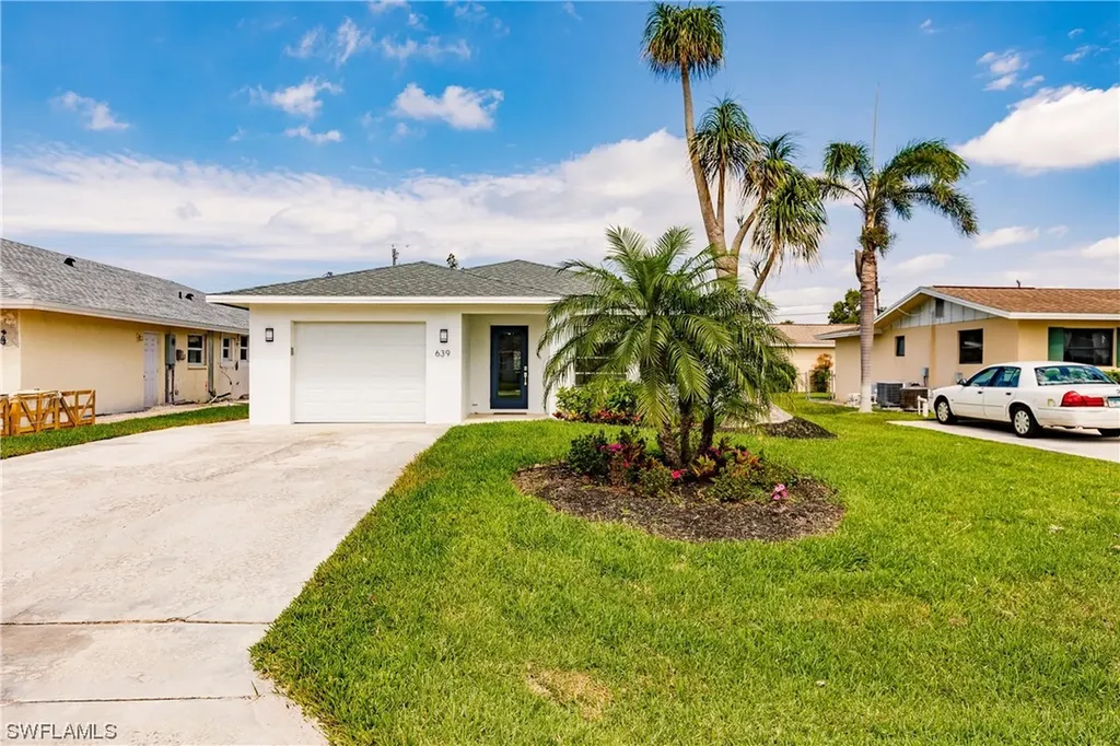 639 98th Avenue N Naples FL 34108