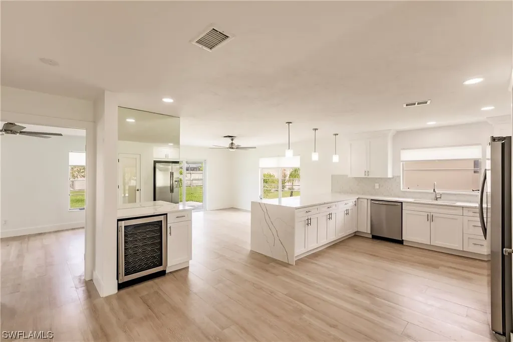 639 98th Avenue N Naples FL 34108