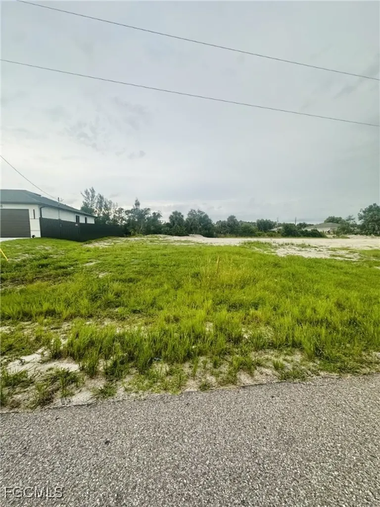 3582 NE 9th Place Cape Coral FL 33909