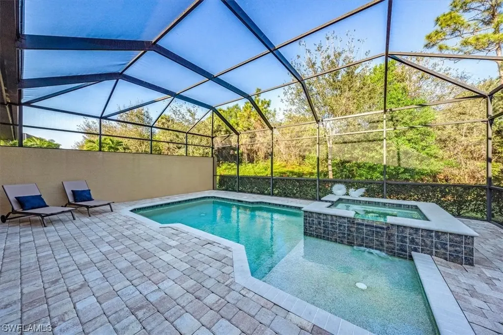 6631 Roma Way Naples FL 34113