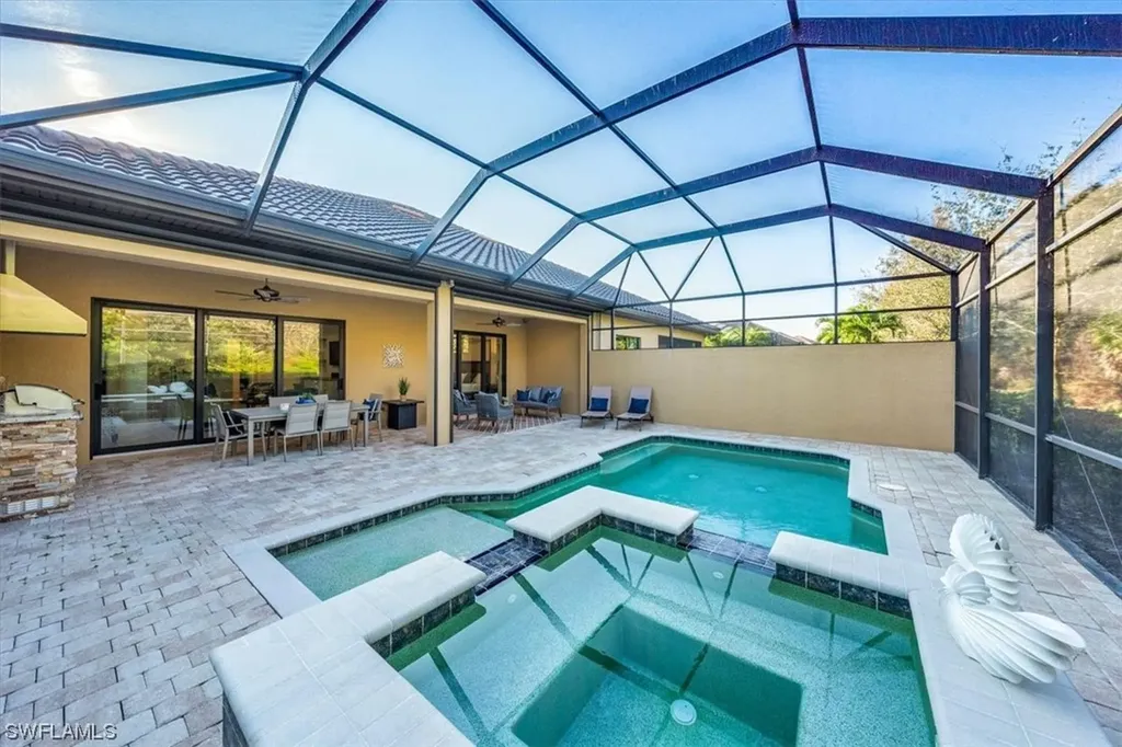 6631 Roma Way Naples FL 34113