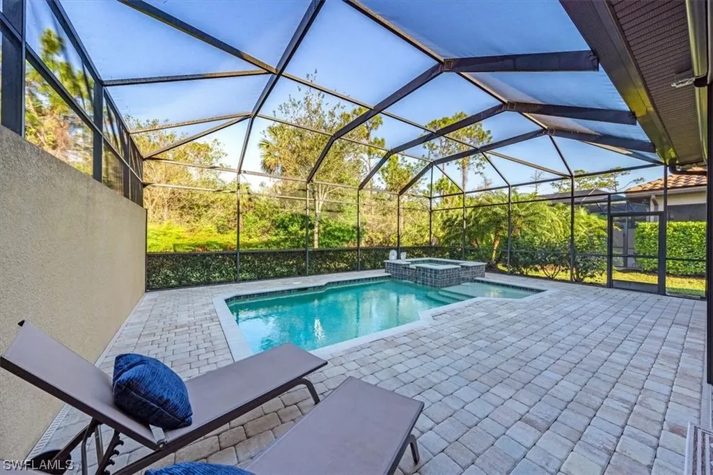 6631 Roma Way Naples FL 34113