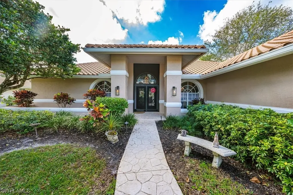 4270 Longshore Way N Naples FL 34119