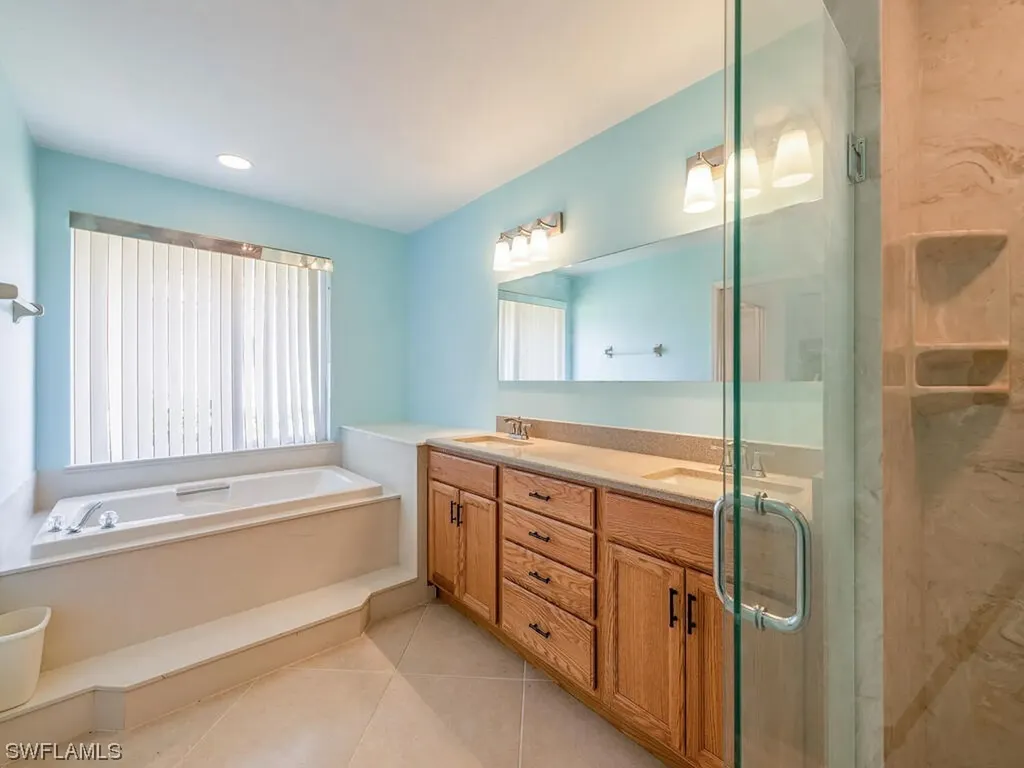 137 Muirfield Circle Naples FL 34113