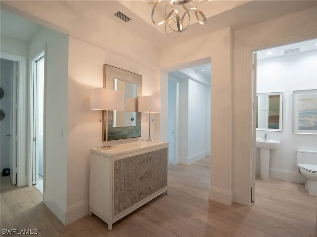 875 6th Avenue S Naples FL 34102
