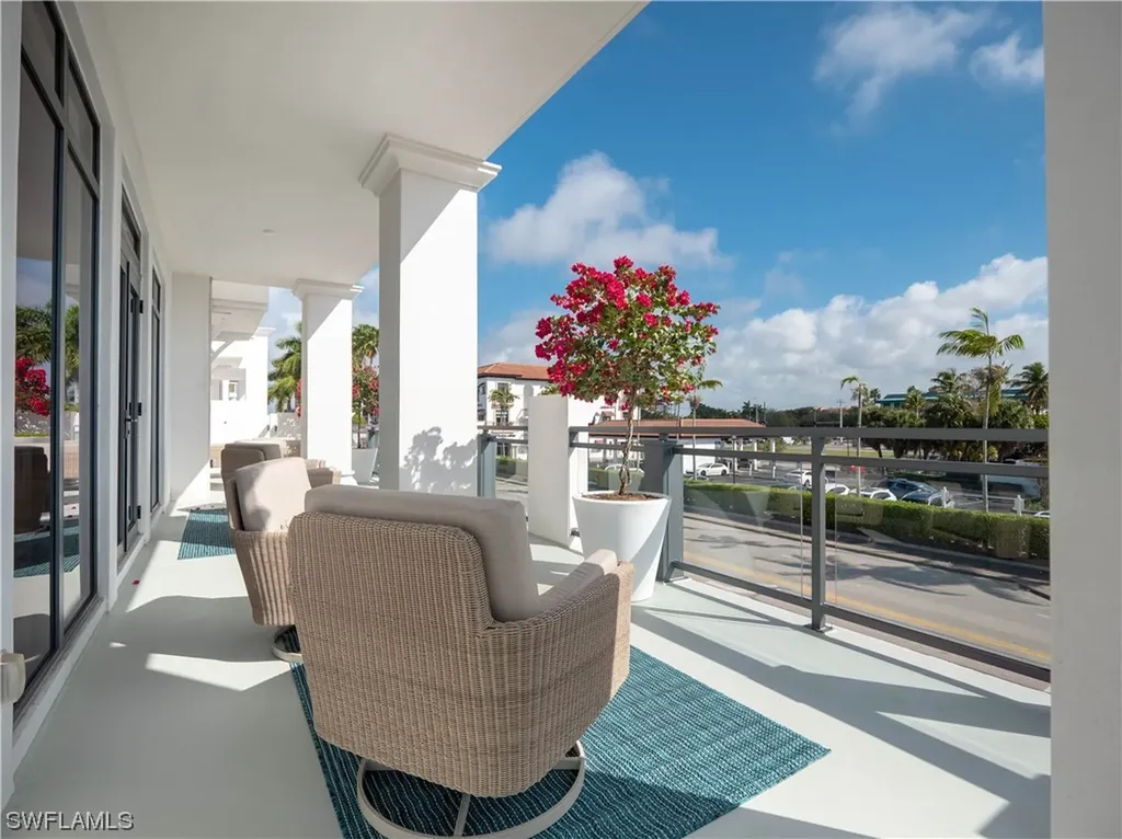 875 6th Avenue S Naples FL 34102