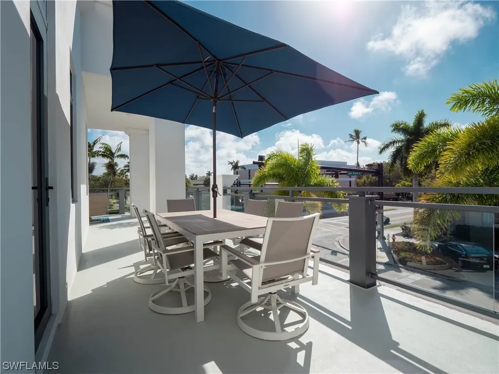 875 6th Avenue S Naples FL 34102