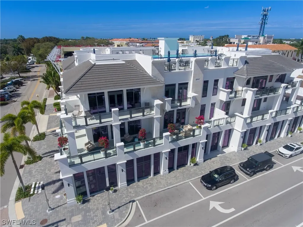 875 6th Avenue S Naples FL 34102