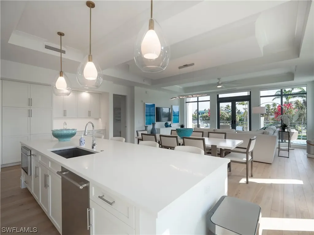 875 6th Avenue S Naples FL 34102