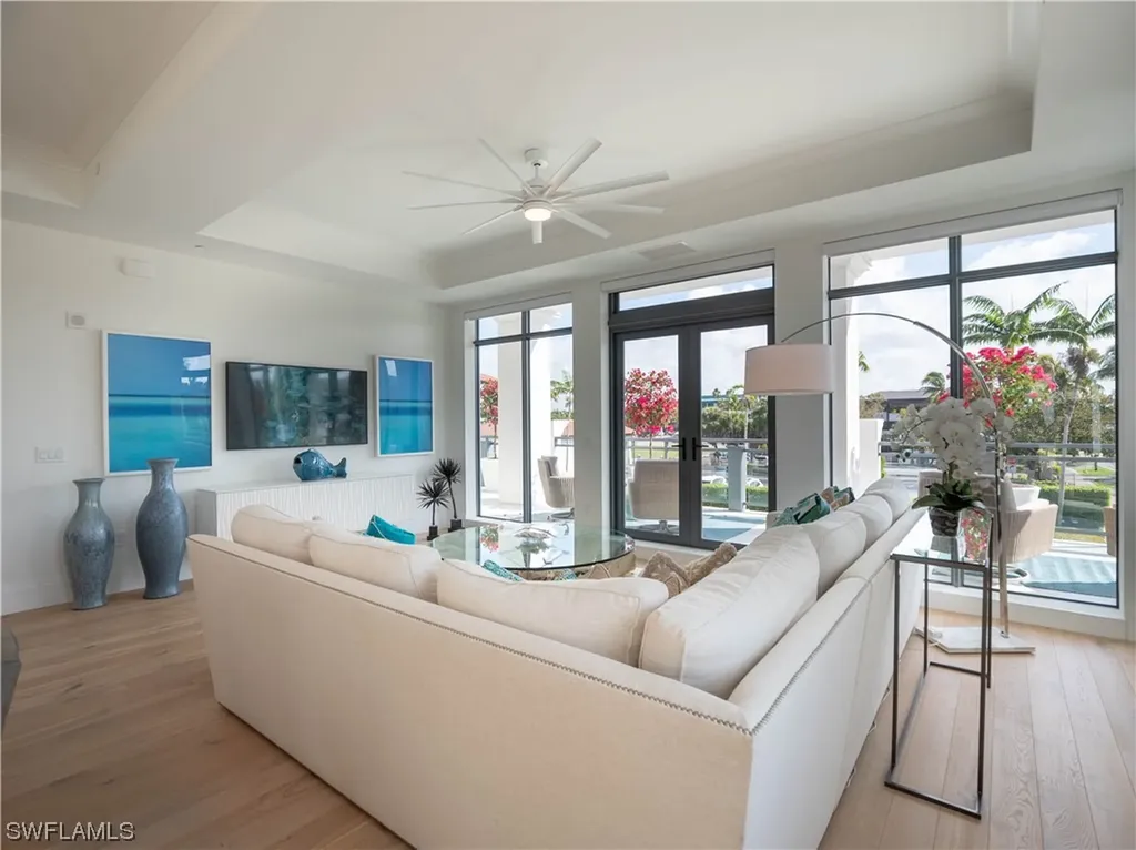 875 6th Avenue S Naples FL 34102