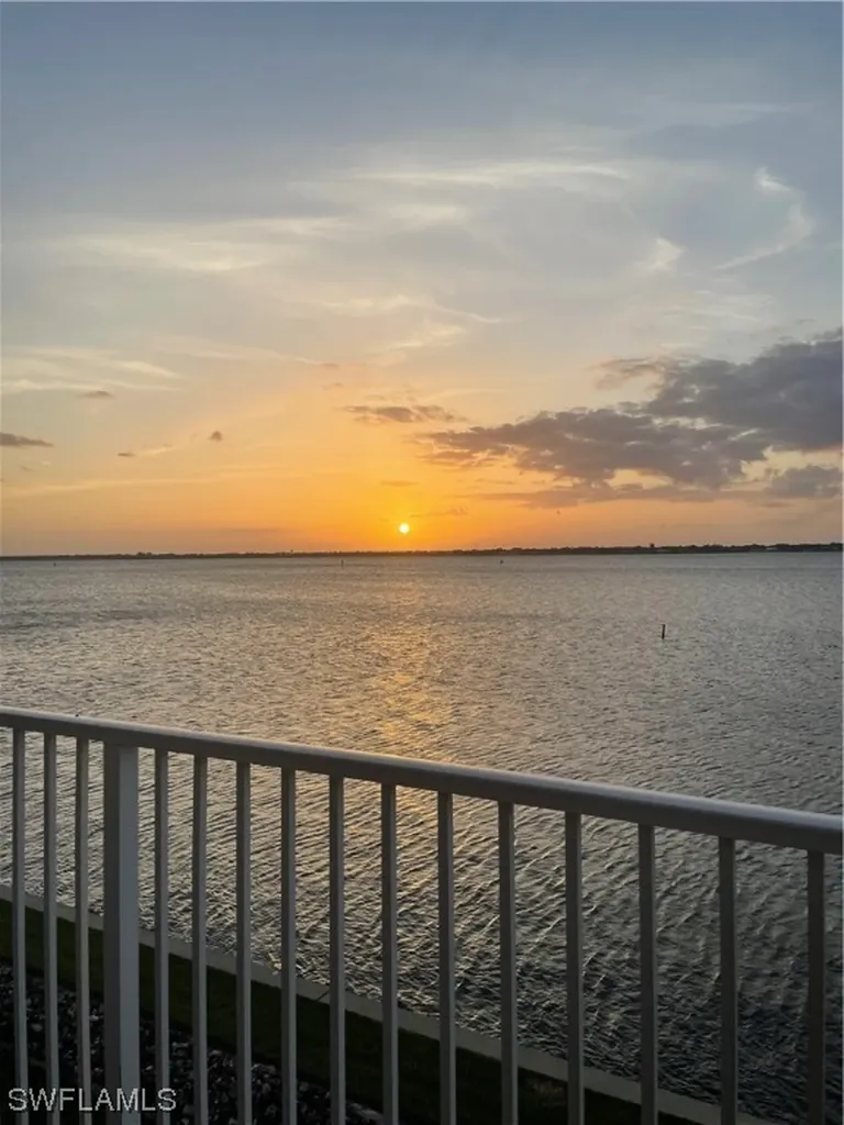 2104 W First Street Fort Myers FL 33901