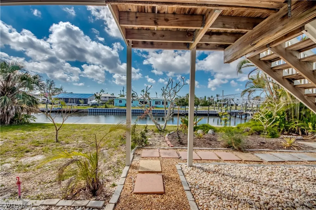 3689 Outrigger Lane St. James City FL 33956