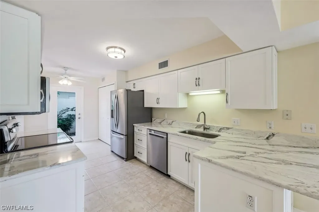 4910 Cougar Court N Naples FL 34109