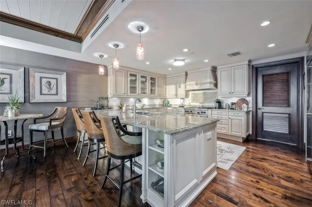 11125 Gulf Shore Drive Naples FL 34108