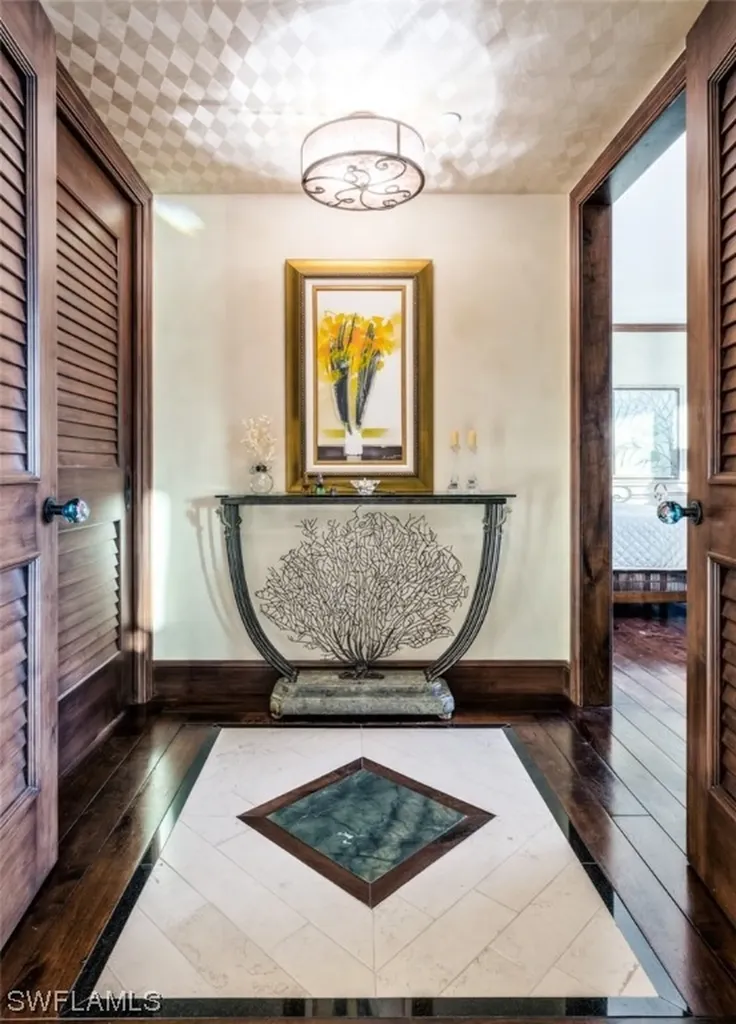 11125 Gulf Shore Drive Naples FL 34108