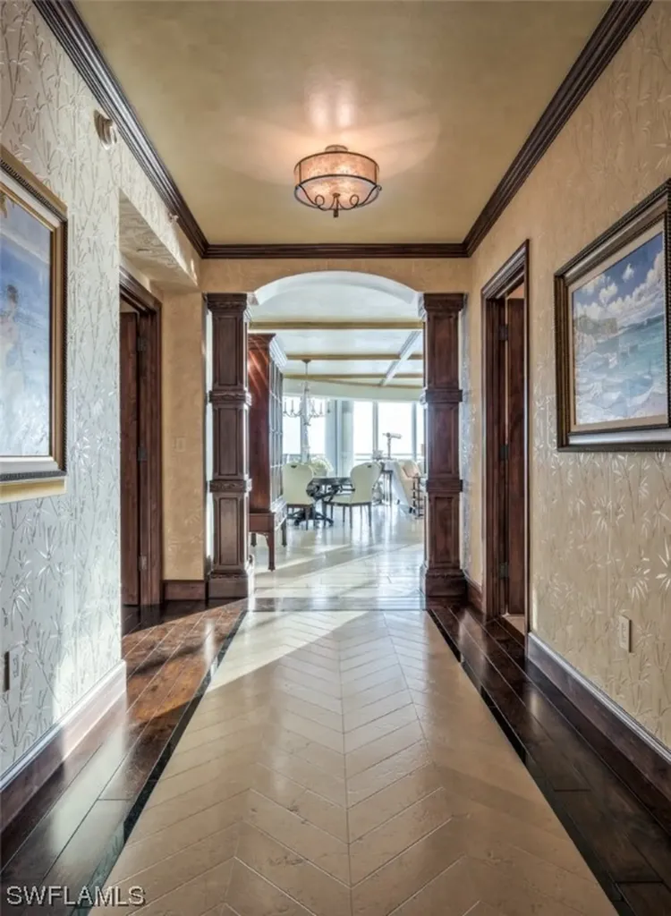 11125 Gulf Shore Drive Naples FL 34108