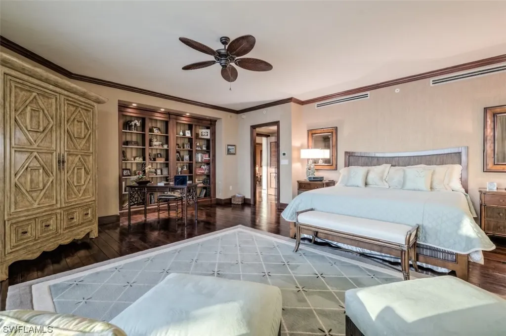 11125 Gulf Shore Drive Naples FL 34108