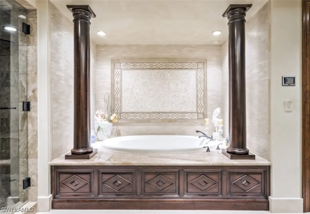 11125 Gulf Shore Drive Naples FL 34108