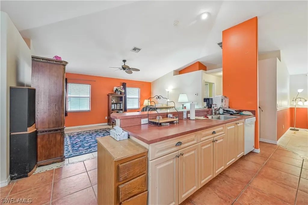 3709 SW 11th Court Cape Coral FL 33914
